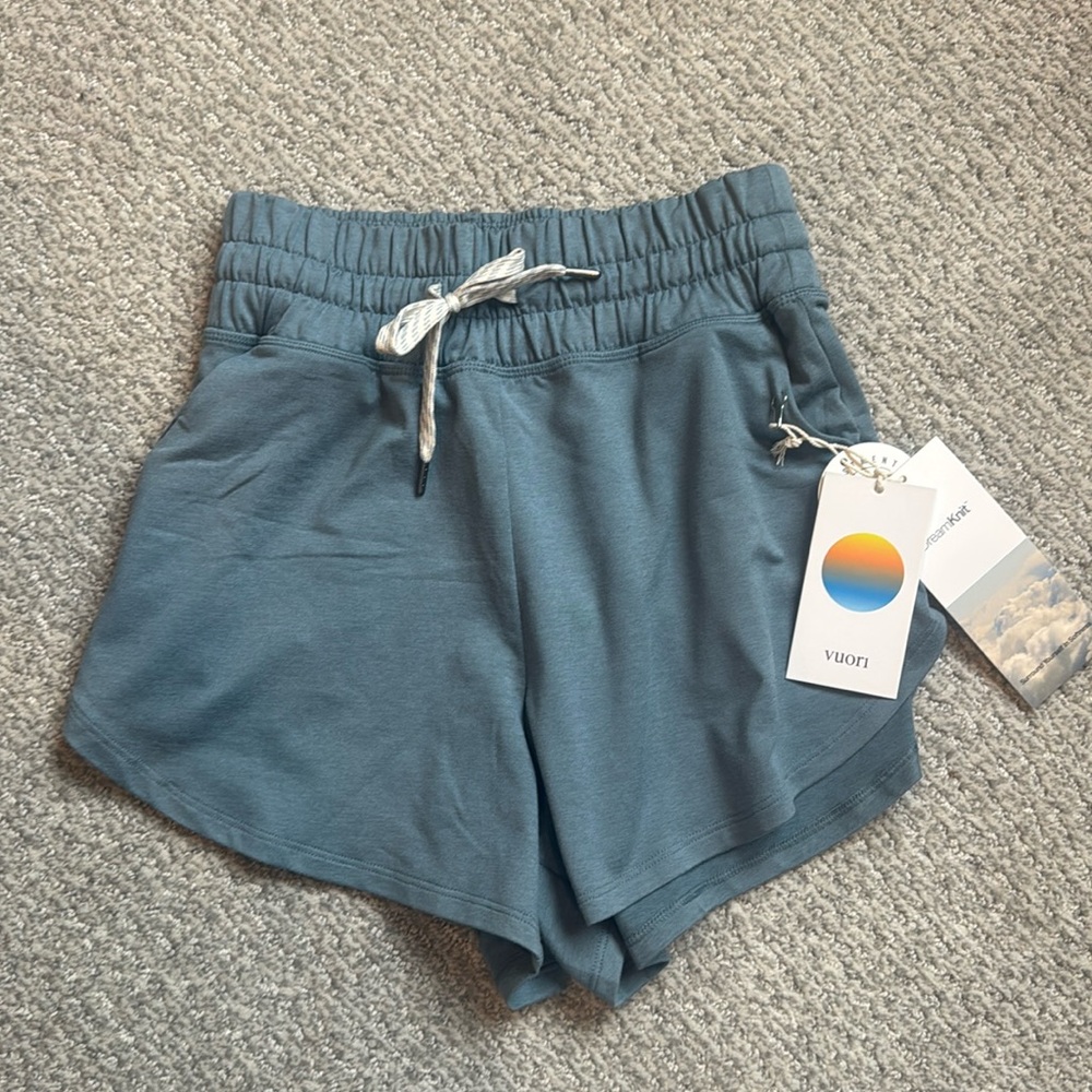 Vuori Halo Performance Short 2.0 NWT size XS
